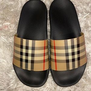 burberry pool slides